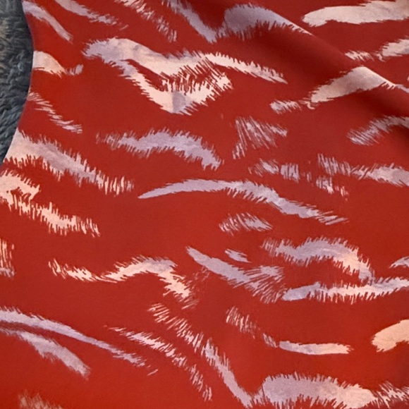 Bold elements cinched front blouse - Picture 9 of 10